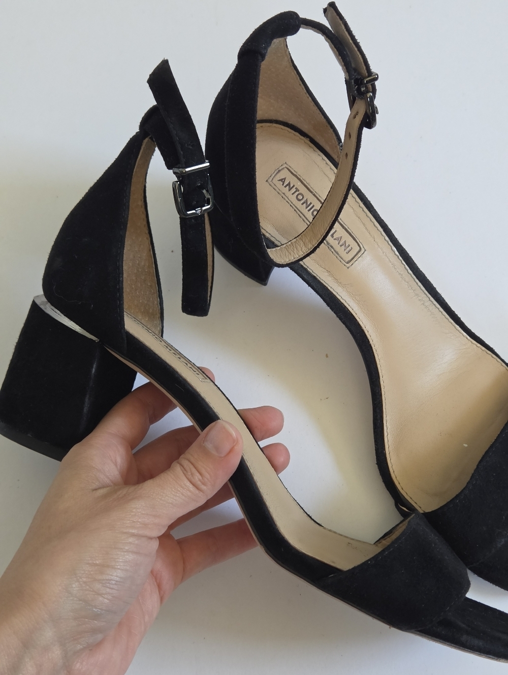 Antonio Melani Odella black suede ankle strap block heel sandals sz 8 - Picture 5 of 6